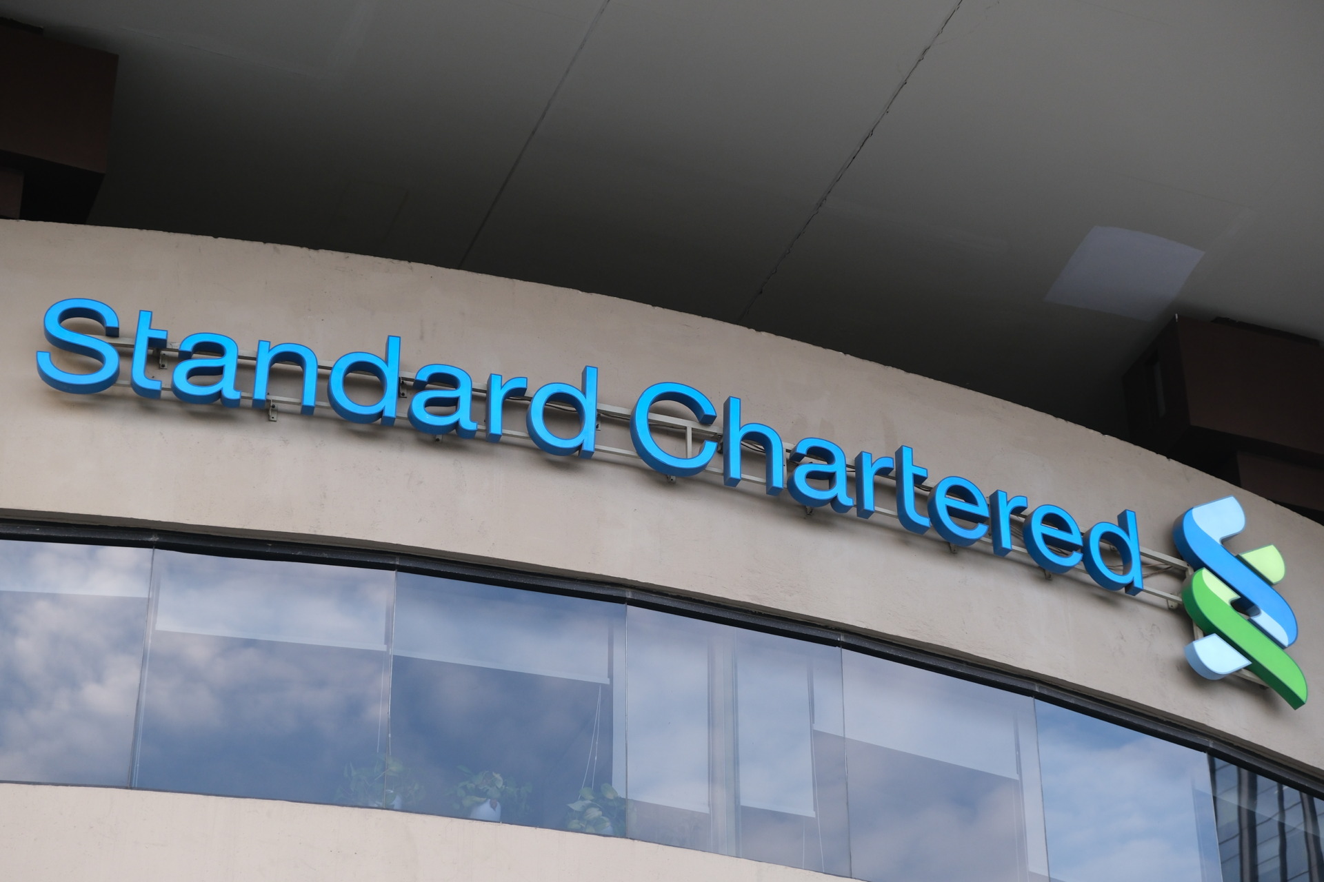 Standard Chartered Begins Offering Bitcoin, Ethereum Custody Service in UAE