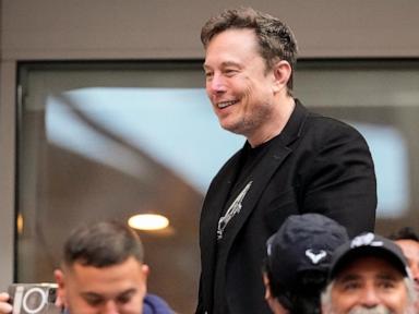 United Airlines will offer free internet on flights using service from Elon Musk’s SpaceX