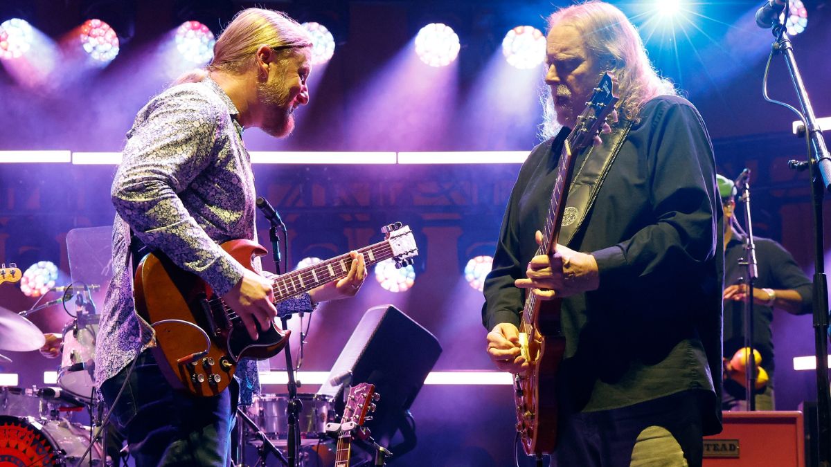 “What a treat to get back into the studio with my brother Derek”: Warren Haynes reunites with Derek Trucks to revive a lost Allman Brothers song on his forthcoming solo album