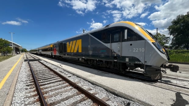 Lack of food, water and toilets: Via Rail passengers fume after being stranded 10 hours in Quebec