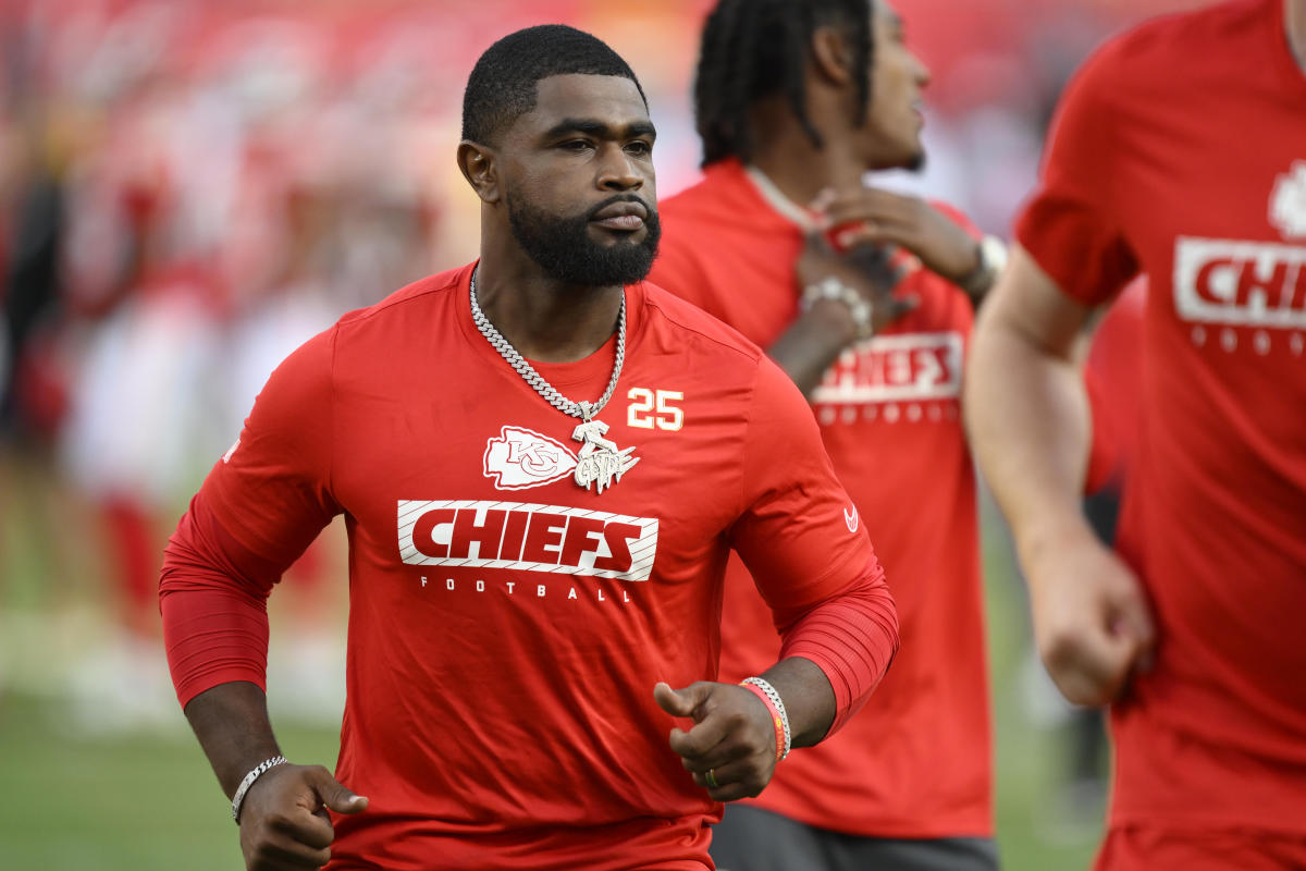 Chiefs RB Clyde Edwards-Helaire to miss 4 games, placed on non-football illness list